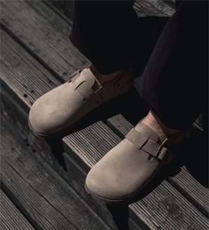 Sapatos modelo Ikaros da marca Portuguesa Barebound na cor sand taupe.