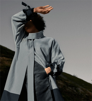 Casaco inspirado no quimono, resultando numa peça intemporal que desafia o género e a criatividade nas suas diferentes formas de uso e estilização.